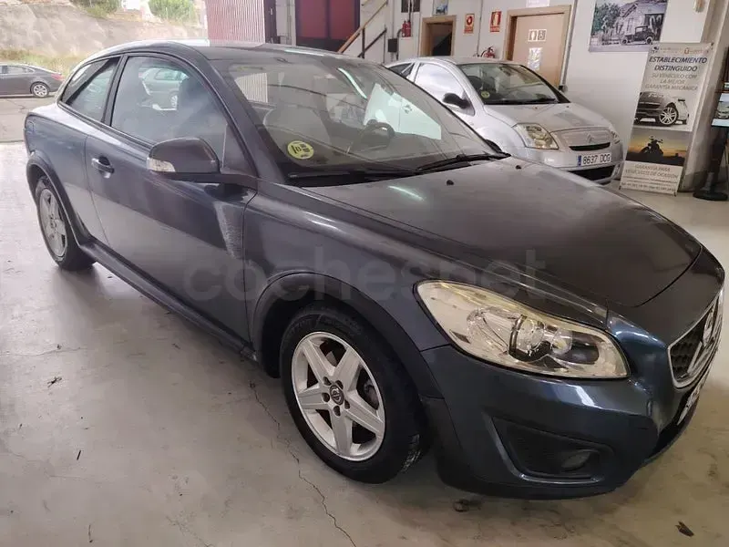 Usado Volvo C30 Momentum 136 CV (100 kW) 2010 Azul Utilitario