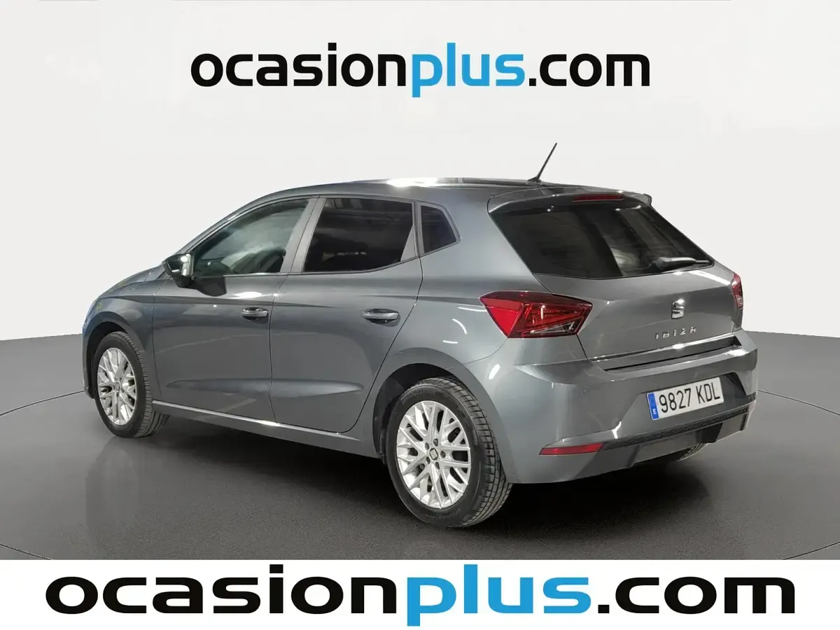 Usado Seat Ibiza Style 95 CV (69 kW) 2017 Gris Utilitario