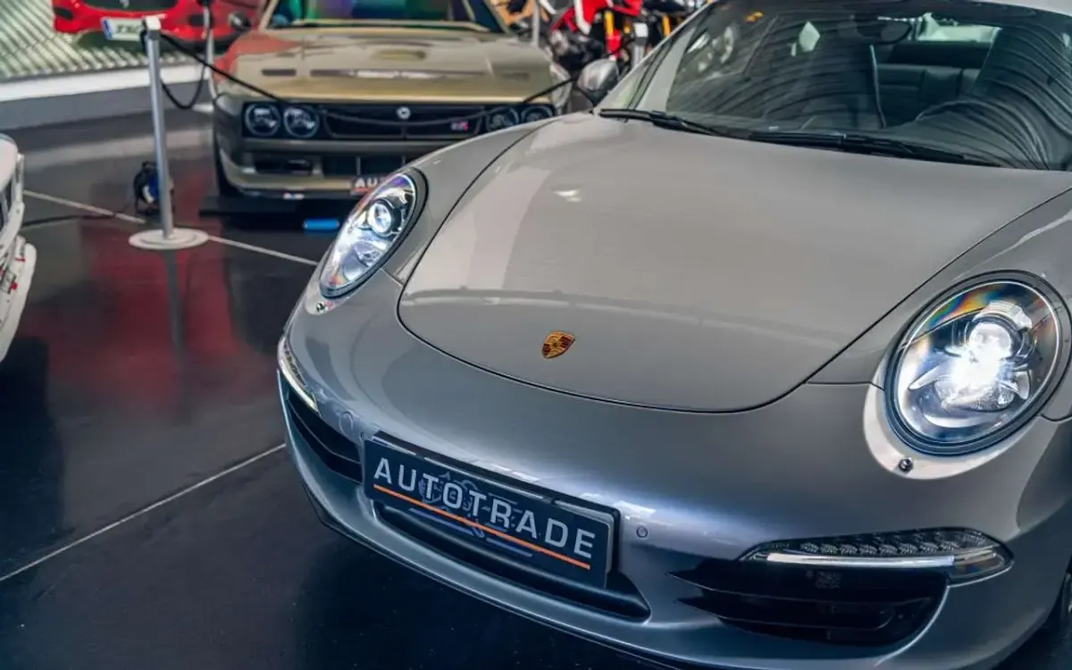 Usado Porsche 991 349 CV (256 kW) 2013 Plateado Coupe
