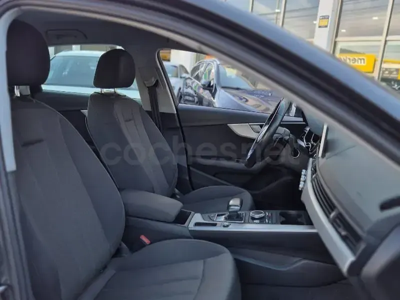 Usado Audi A4 Ambiente 150 CV (110 kW) 2016 Gris / plata Berlina