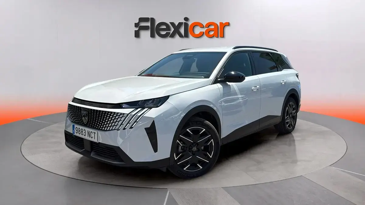 Usado Peugeot 5008 Allure 145 CV (106 kW) 2025 Blanco SUV