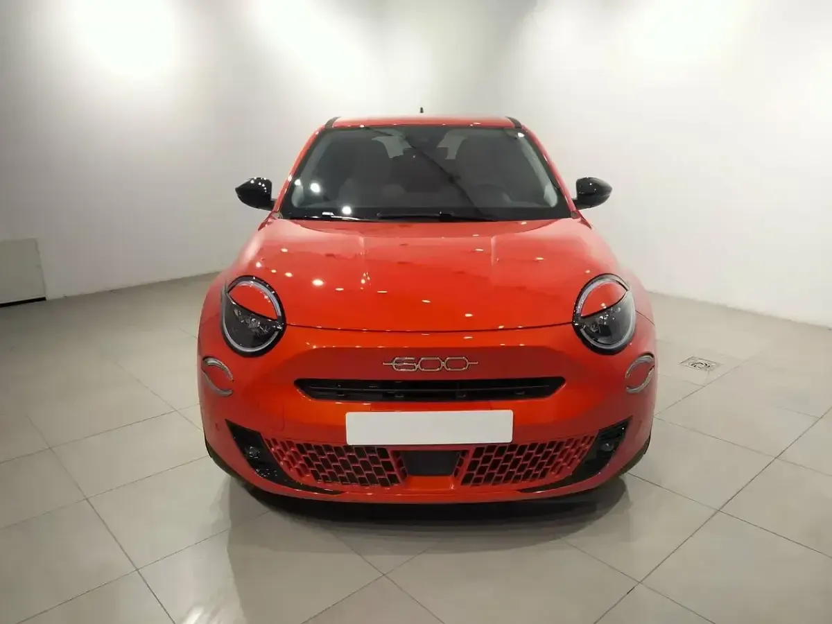 Usado Fiat 600E La Prima 114 kW (156 CV) 2024 Naranja