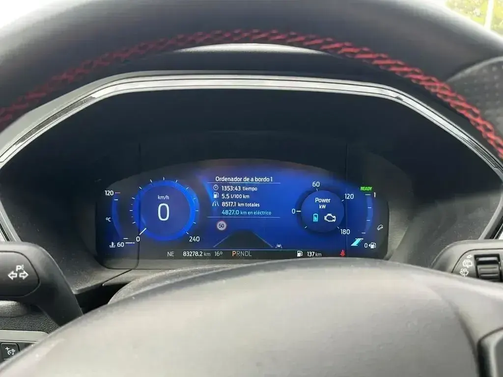 Usado Ford Kuga ST-Line X 190 CV (139 kW) 2022 Gris SUV