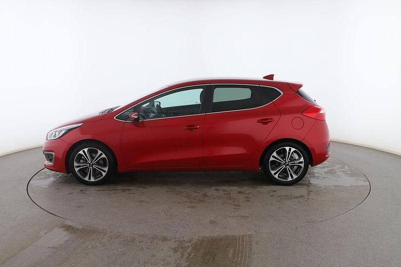 Usado Kia Ceed 120 CV (88 kW) 2018 Rojo Utilitario