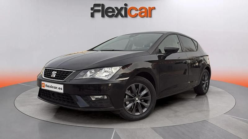 Usado Seat Leon Style 130 CV (95 kW) 2020 Negro Berlina