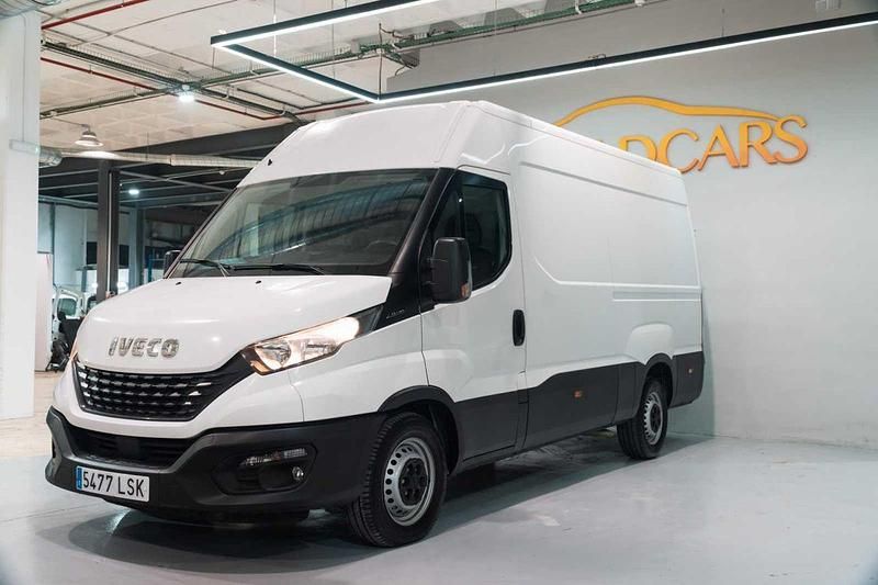 Blanco Usado 2021 Iveco Daily Monovolumen | 23.995 € (Un poco caro) - Imagen 1/4