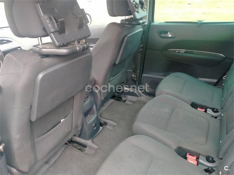 Usado Peugeot 5008 Allure 120 CV (88 kW) 2016 Negro Monovolumen