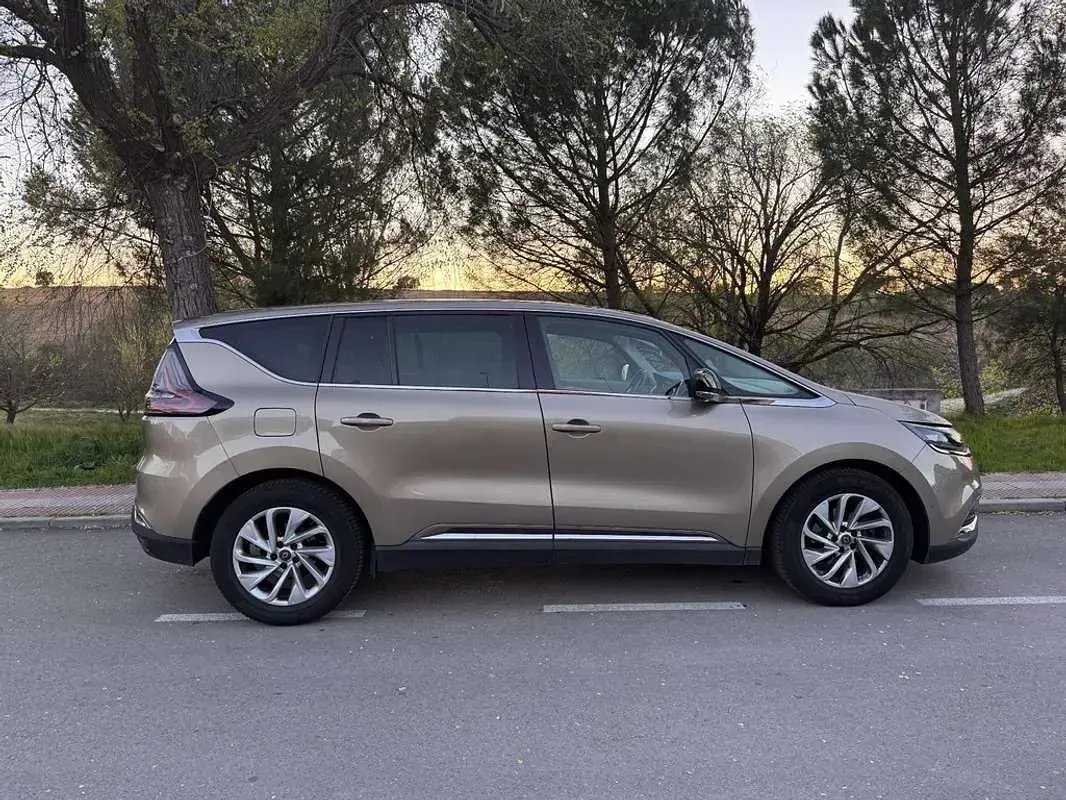 Usado Renault Espace Zen 159 CV (116 kW) 2016 Marrón Monovolumen