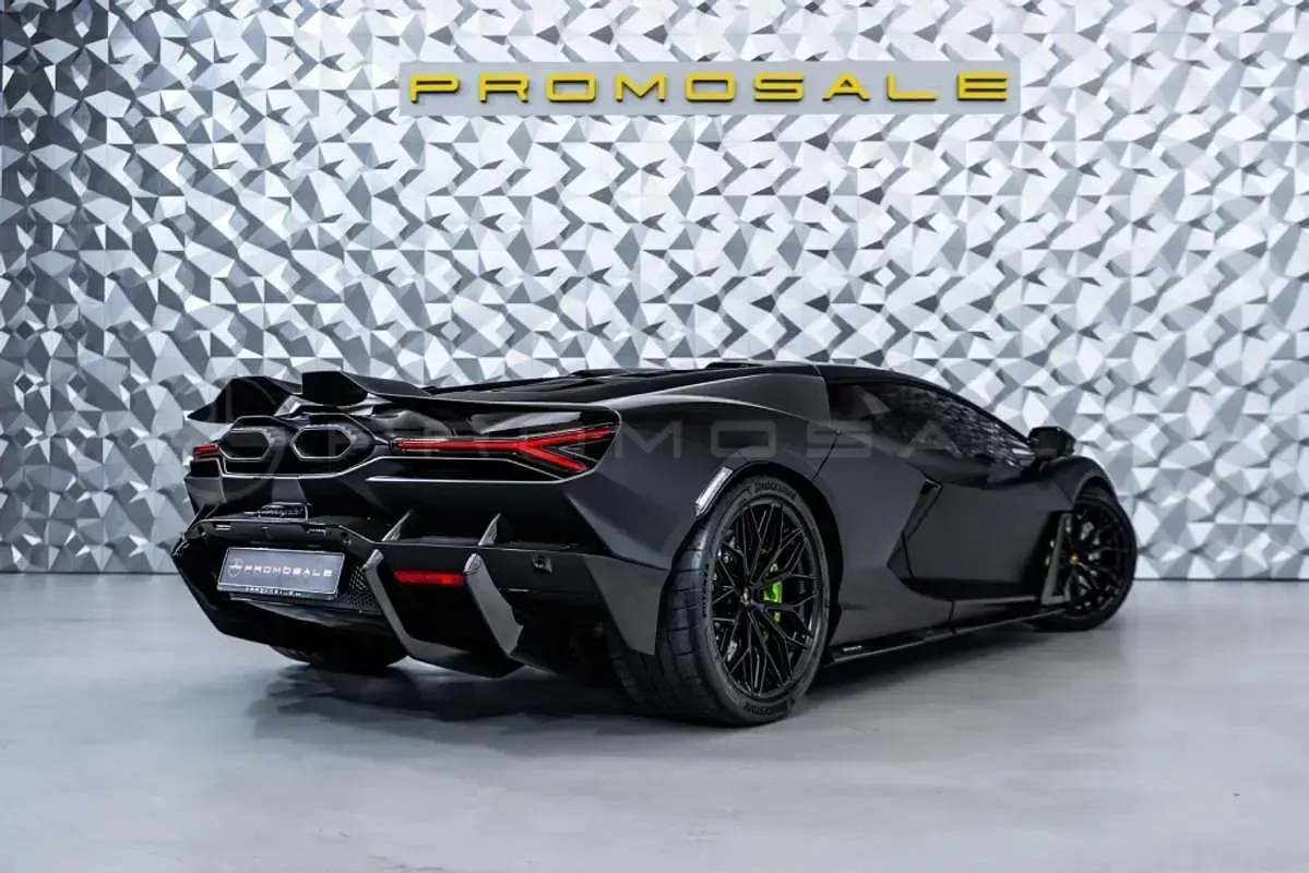 Usado Lamborghini Revuelto 1016 CV (747 kW) 2024 Negro Coupe