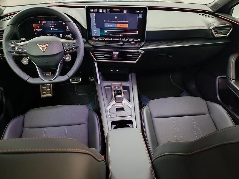 Nuevo Cupra Leon 204 CV (150 kW) 2025 Gris / plata Berlina