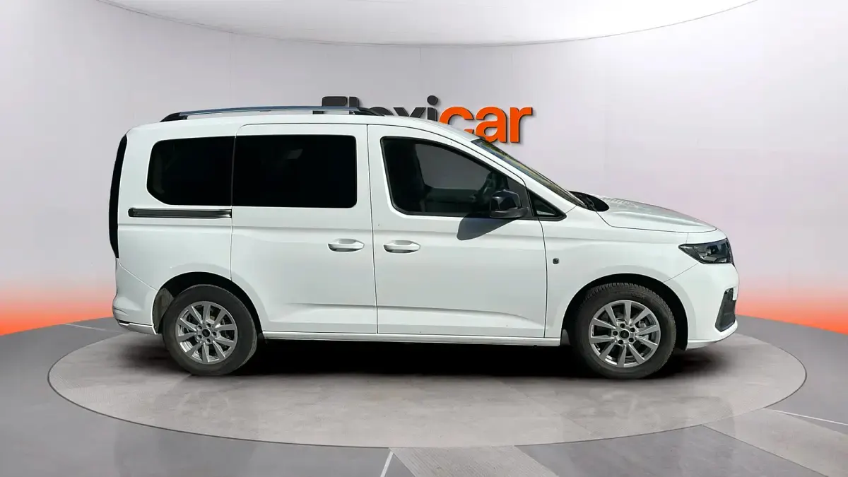 Usado Ford Grand Tourneo Connect Sport 122 CV (89 kW) 2023 Blanco Monovolumen