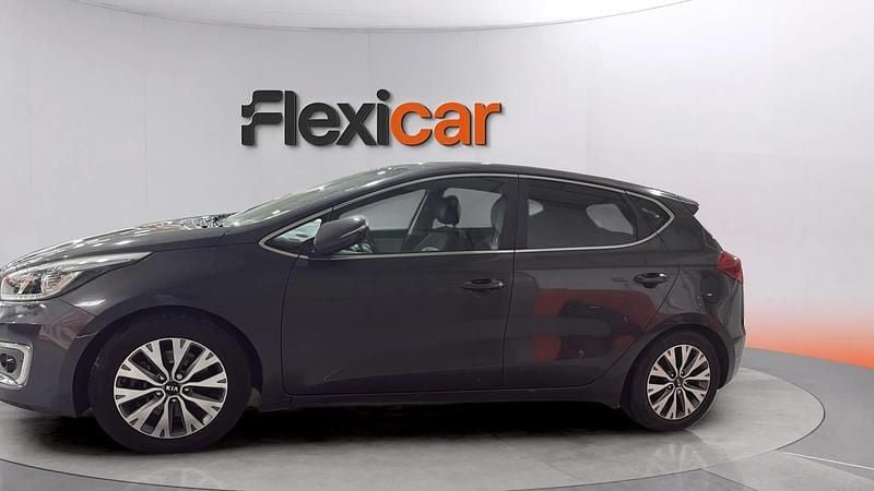 Usado Kia Ceed GT 90 CV (66 kW) 2017 Gris Berlina