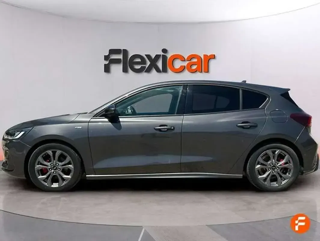 Usado Ford Focus ST-Line 125 CV (91 kW) 2022 Gris Berlina