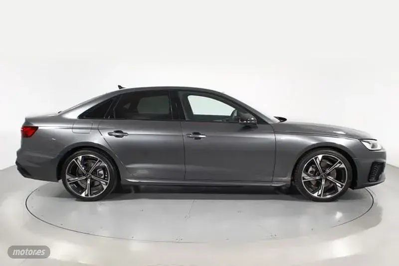 Usado Audi A4 Black Edition 163 CV (119 kW) 2024 Gris Berlina