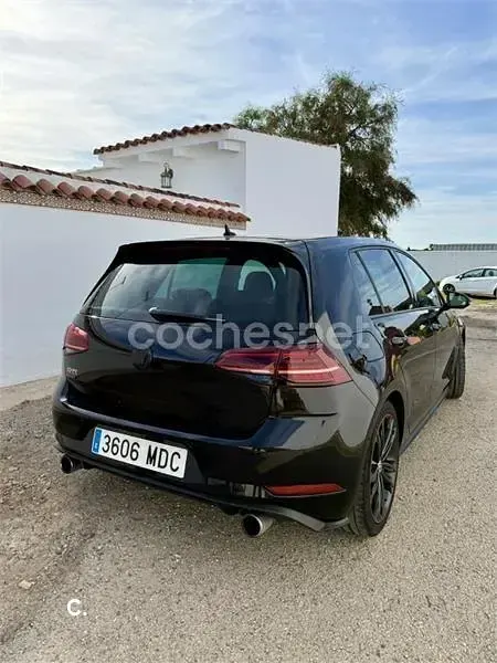 Usado VW Golf VII GTI 230 CV (169 kW) 2017 Negro Berlina