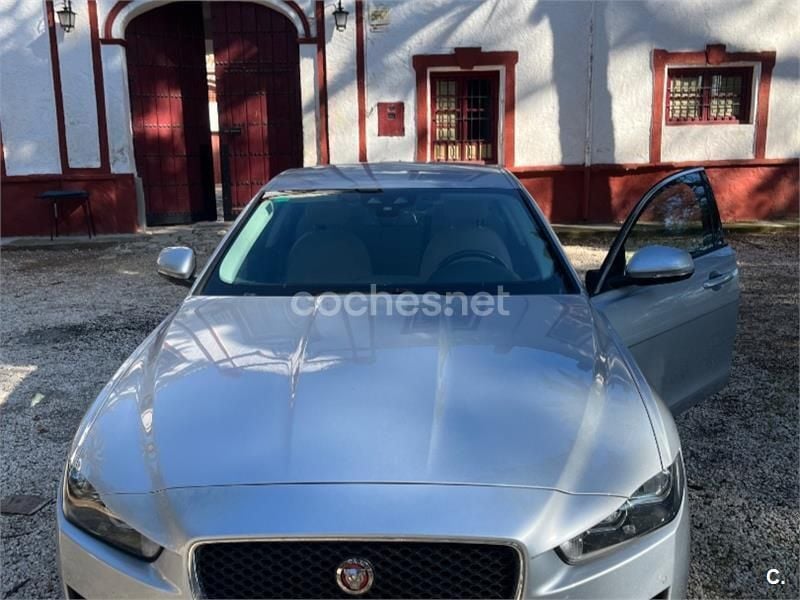 Gris / plata Usado 2017 Jaguar XE Berlina | 15.500 € (Buen precio) - Imagen 1/4