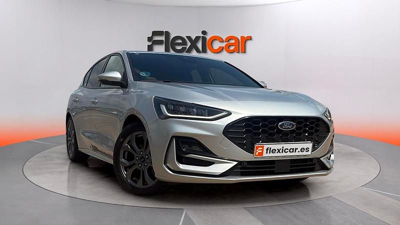 Usado Ford Focus ST-Line 125 HP (91 kW) 2023 Cinzento Sedan