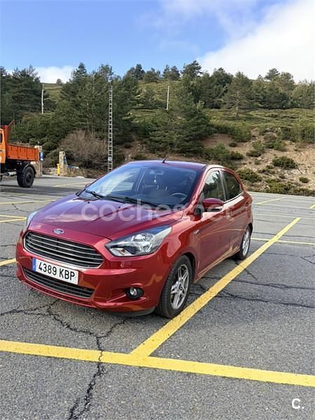 Rojo Usado 2017 Ford Ka Plus Ultimate Utilitario | 8000 € (Precio justo) - Imagen 1/4