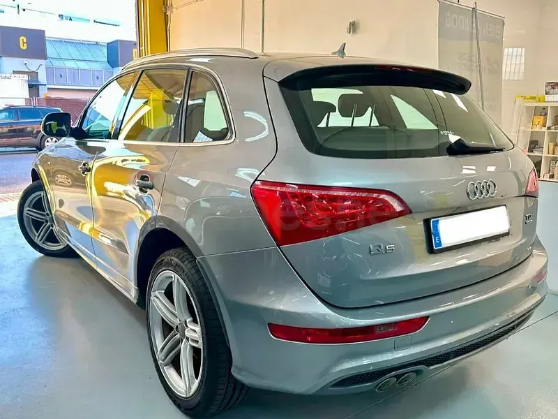 Usado Audi Q5 S-Line 170 CV (125 kW) 2011 Gris / plata SUV