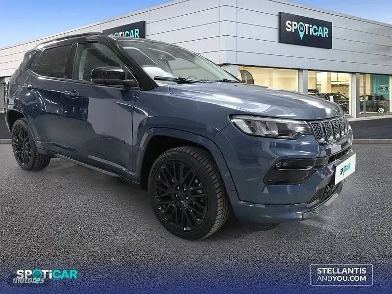 Usado Jeep Compass 240 CV (176 kW) 2022 Gris SUV