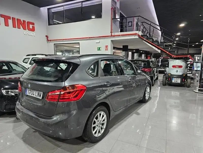 Usado BMW 216 Active Tourer Comfort Edition 116 CV (85 kW) 2016 Gris / plata Monovolumen