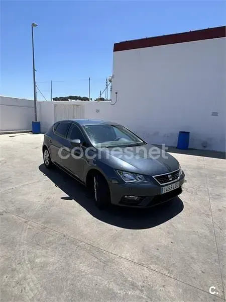 Usado Seat Leon ST Reference 115 CV (84 kW) 2019 Gris / plata Familiar