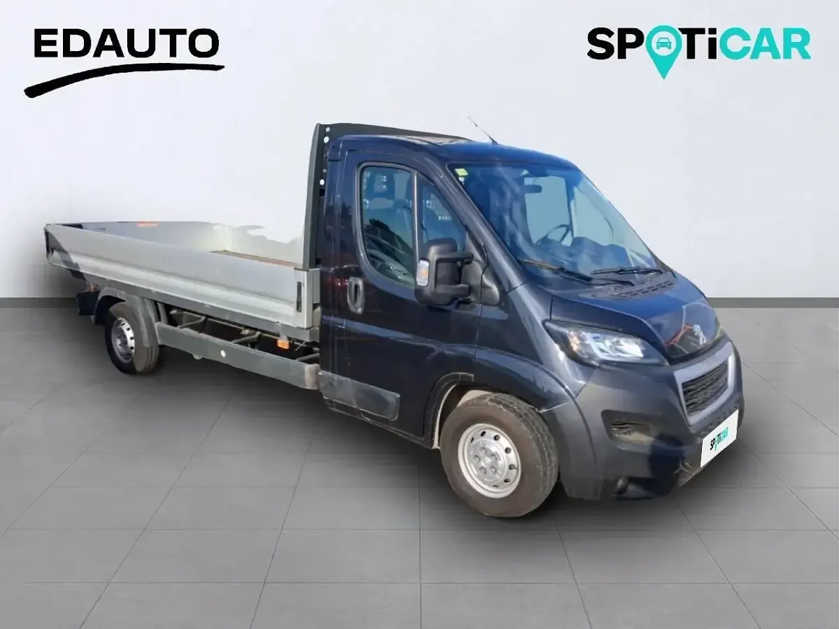 Usado Peugeot Boxer S 140 CV (102 kW) 2020 Gris Van