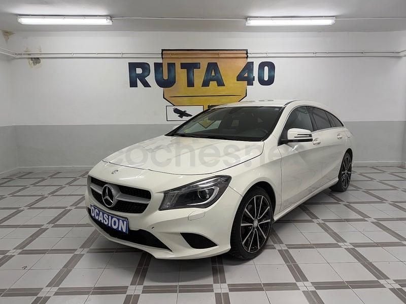 Usado Mercedes CLA200 Shooting Brake Urban 136 CV (100 kW) 2016 Blanco Familiar