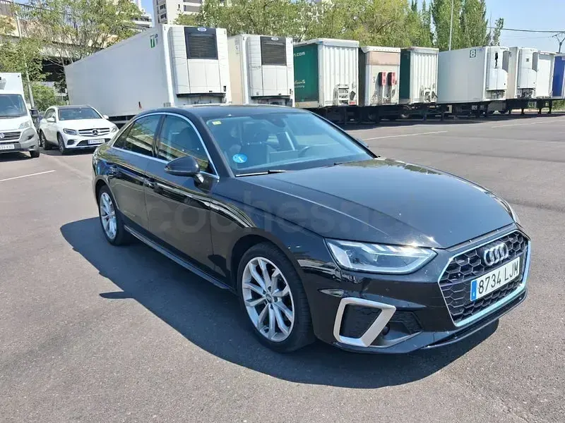 Usado Audi A4 Advanced Plus 136 CV (100 kW) 2020 Negro Berlina