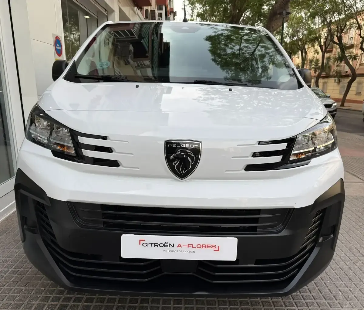 Usado Peugeot Expert S 120 CV (88 kW) 2024 Blanco Van