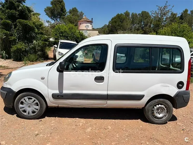 Usado Renault Kangoo 105 CV (77 kW) 2009 Blanco Monovolumen