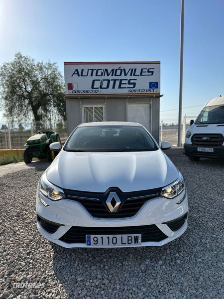 Usado Renault Mégane IV Business 115 CV (84 kW) 2019 Blanco Berlina