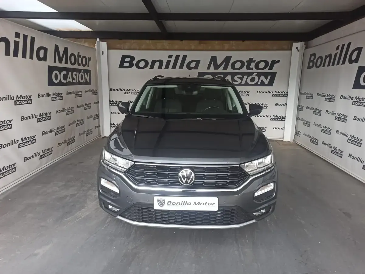 Usado VW T-Roc Advance 150 CV (110 kW) 2021 Gris / plata SUV