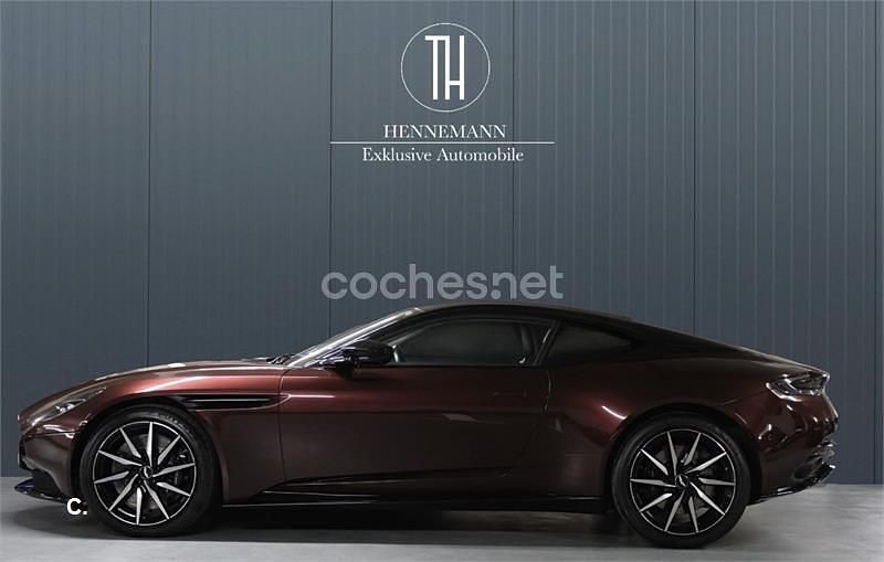 Usado Aston Martin DB11 510 CV (375 kW) 2019 Granate Coupe