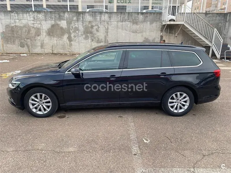 Usado VW Passat Advance 120 CV (88 kW) 2018 Negro Familiar