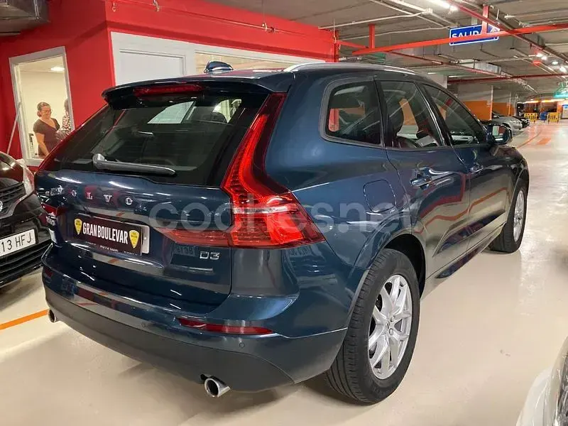 Usado Volvo XC60 Momentum 150 CV (110 kW) 2019 Azul SUV