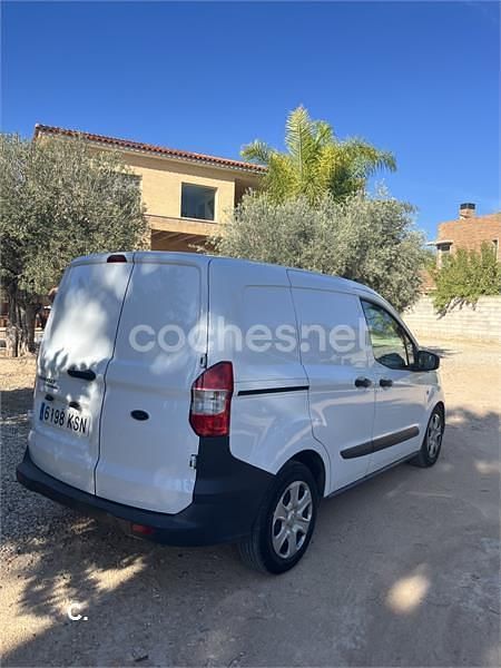 Usado Ford Tourneo Courier Ambiente 75 CV (55 kW) 2019 Blanco Monovolumen