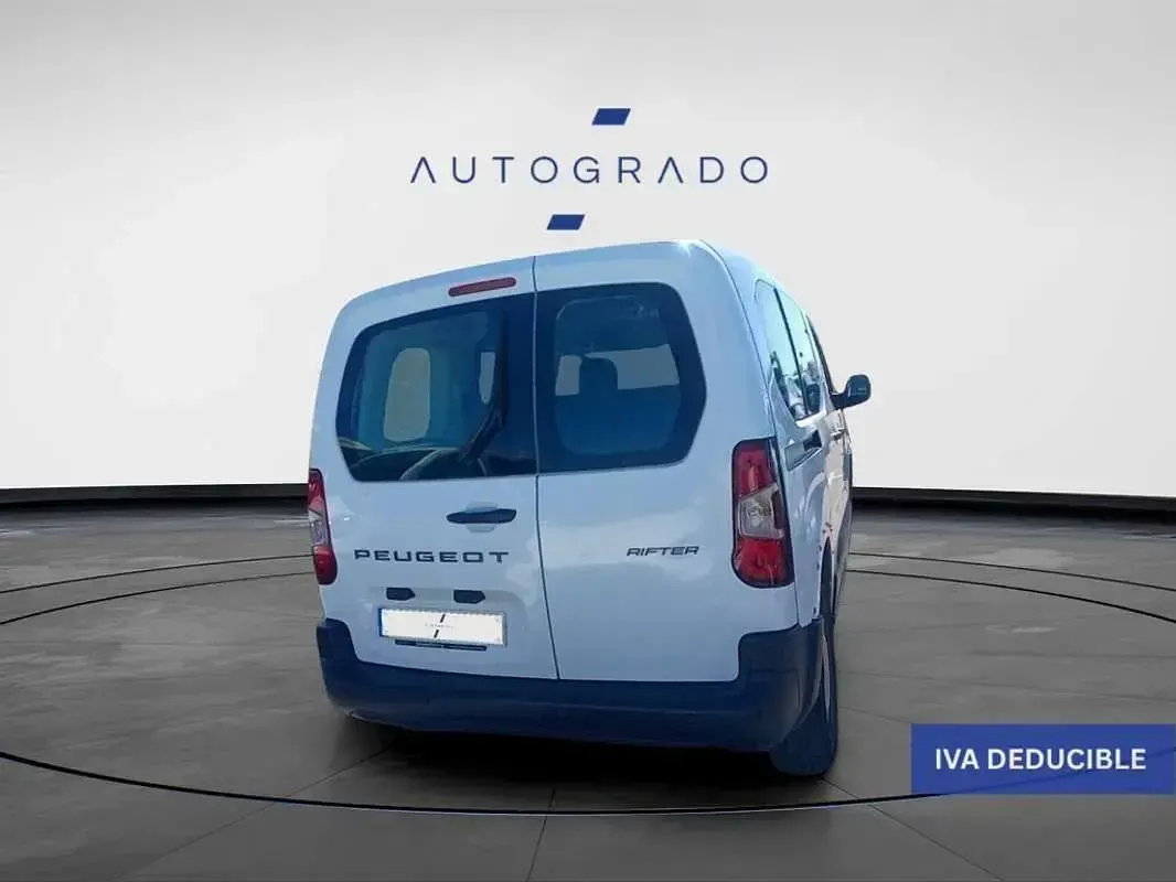 Usado Peugeot Rifter Allure 100 CV (73 kW) 2024 Blanco Monovolumen