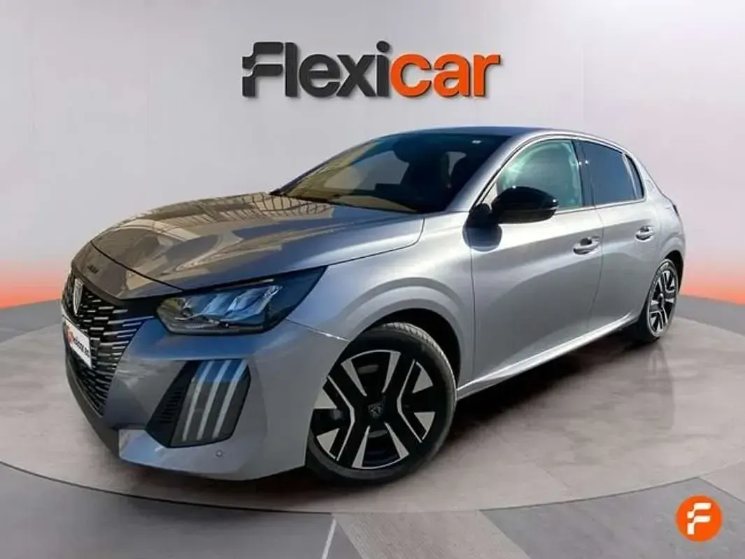 Usado Peugeot 208 Allure 101 CV (74 kW) 2025 Gris Utilitario