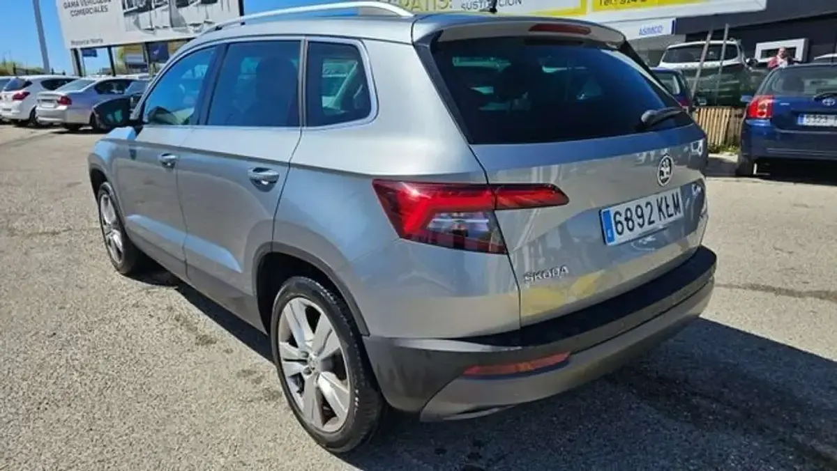 Usado Skoda Karoq Style 150 HP (110 kW) 2018 Cinzento SUV