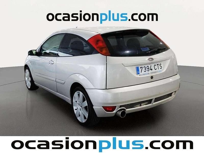Usado Ford Focus Trend 114 CV (83 kW) 2004 Gris Utilitario