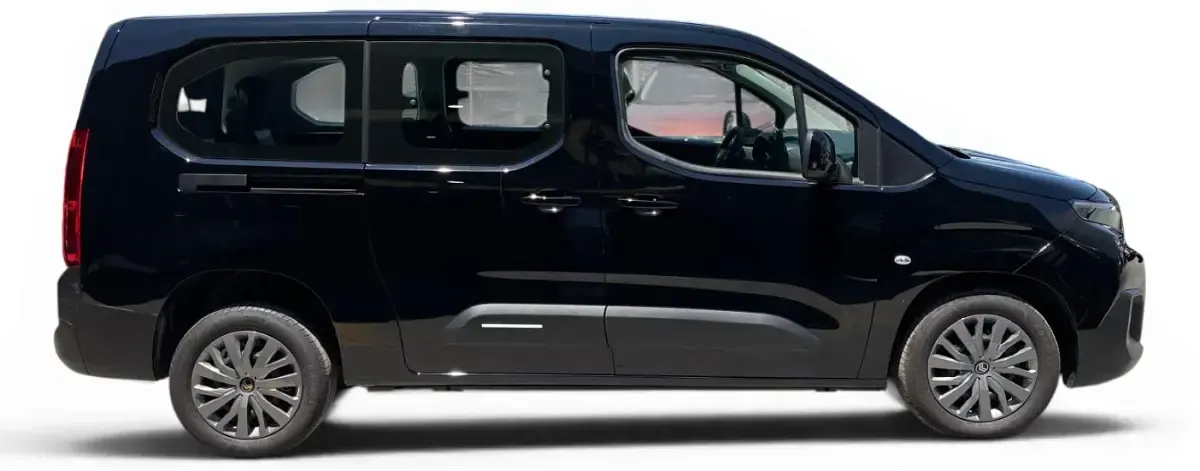 Usado Citroën Berlingo 131 CV (96 kW) 2025 Negro Monovolumen