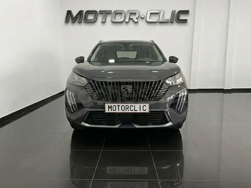 Usado Peugeot 2008 Allure 136 CV (100 kW) 2025 Gris / plata SUV