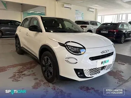 Usado Fiat 600 100 CV (73 kW) 2025 SUV