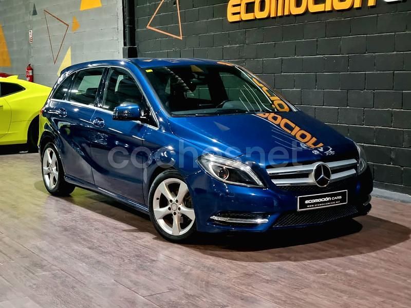 Usado Mercedes B180 109 CV (80 kW) 2012 Azul Monovolumen