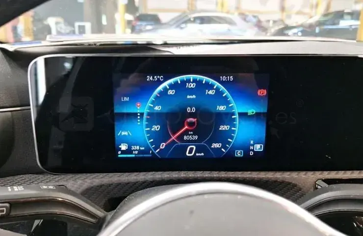 Usado Mercedes A180 136 CV (100 kW) 2022 Blanco Berlina