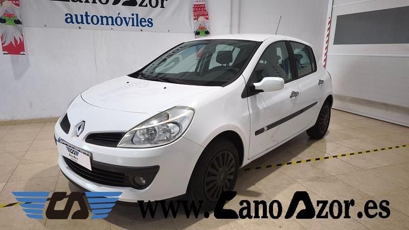 Blanco Usado 2008 Renault Clio II Business Utilitario | 3900 € (Precio justo) - Imagen 1/4