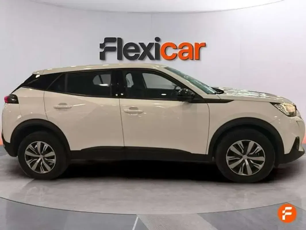 Usado Peugeot 2008 Active 101 CV (74 kW) 2022 Blanco SUV