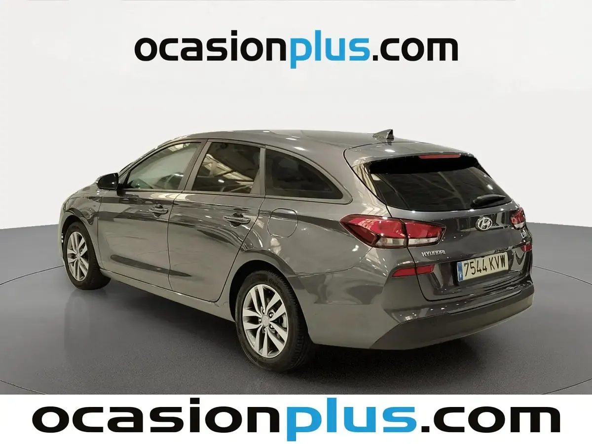 Usado Hyundai i30 GO! 120 CV (88 kW) 2019 Gris Familiar