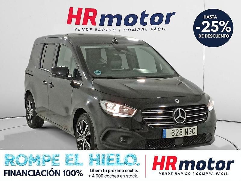 Usado Mercedes T180 116 CV (85 kW) 2023 Negro Monovolumen